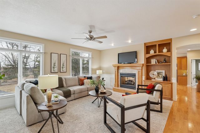 15701 Brookshire Drive, Urbandale, IA 50323