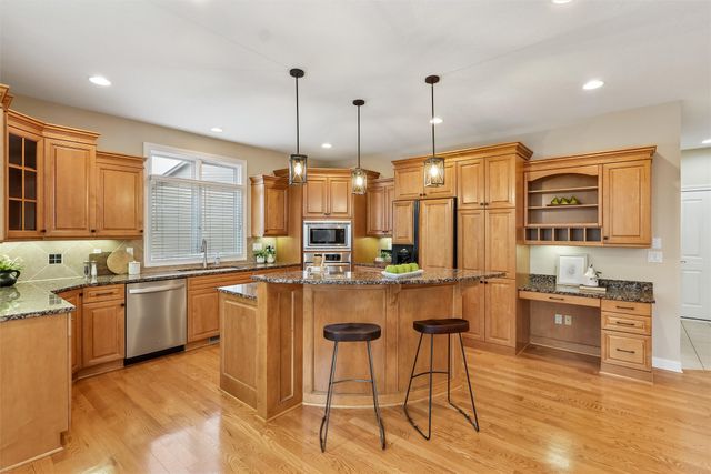 15701 Brookshire Drive, Urbandale, IA 50323