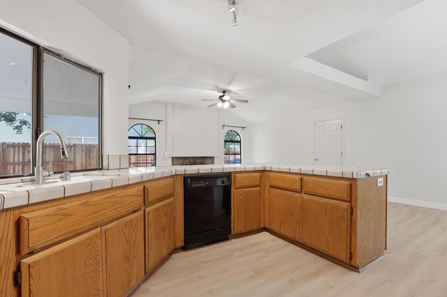 1306 Tradewind Dr, Yuba City, CA 95991