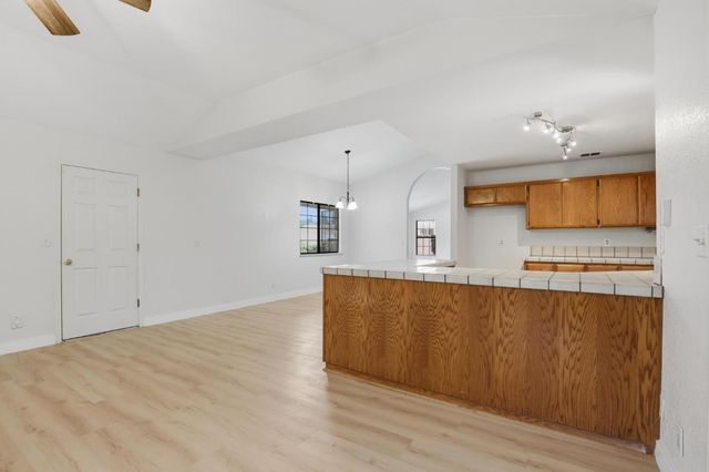 1306 Tradewind Dr, Yuba City, CA 95991
