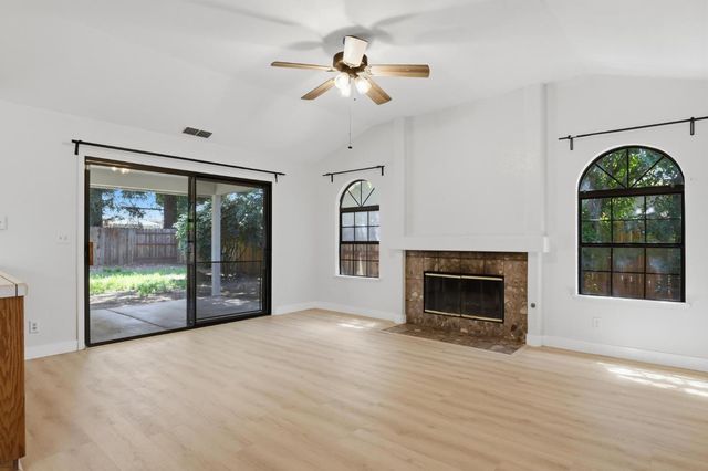 1306 Tradewind Dr, Yuba City, CA 95991