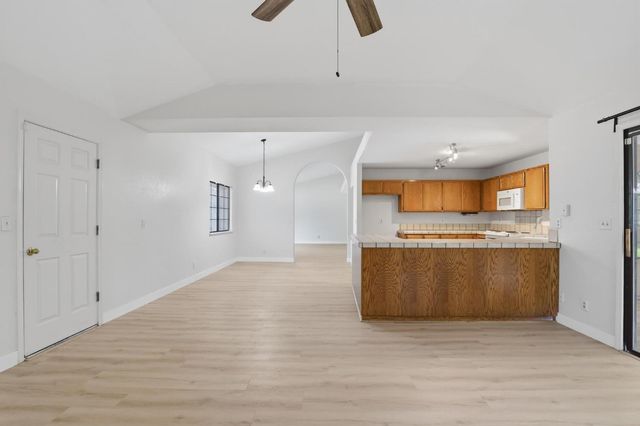 1306 Tradewind Dr, Yuba City, CA 95991
