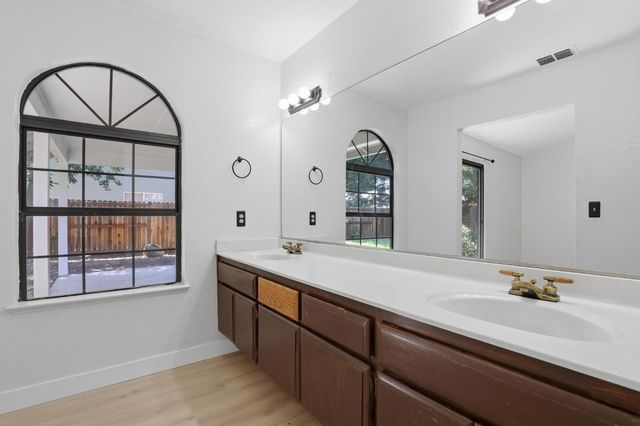 1306 Tradewind Dr, Yuba City, CA 95991