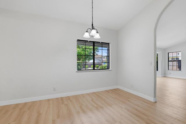 1306 Tradewind Dr, Yuba City, CA 95991