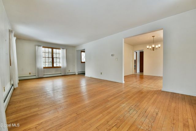 9 Tamarack Lane, Clifton Park, NY 12065