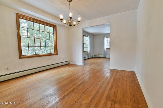 9 Tamarack Lane, Clifton Park, NY 12065