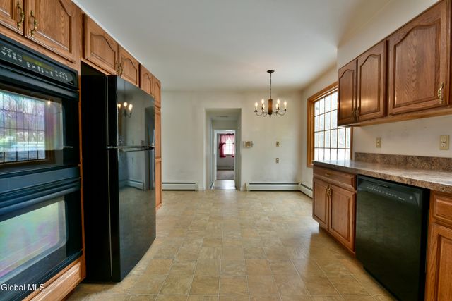 9 Tamarack Lane, Clifton Park, NY 12065