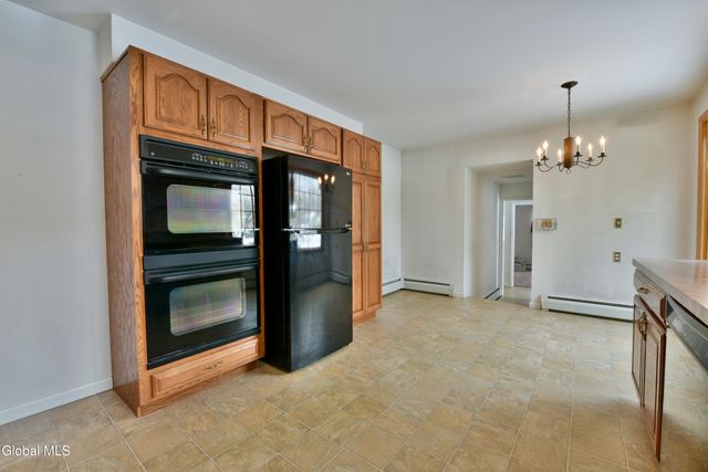 9 Tamarack Lane, Clifton Park, NY 12065