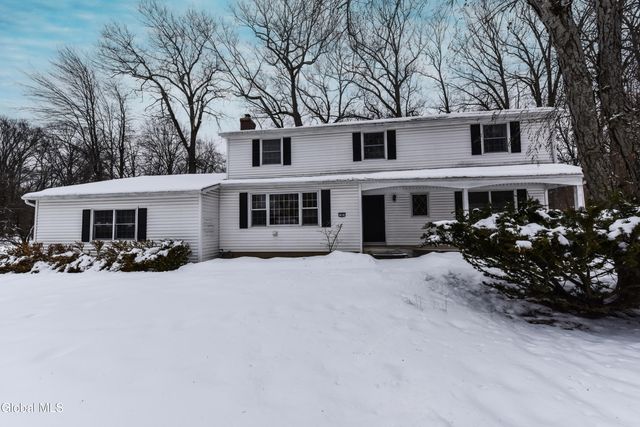 9 Tamarack Lane, Clifton Park, NY 12065