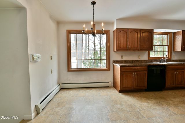 9 Tamarack Lane, Clifton Park, NY 12065