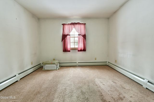 9 Tamarack Lane, Clifton Park, NY 12065