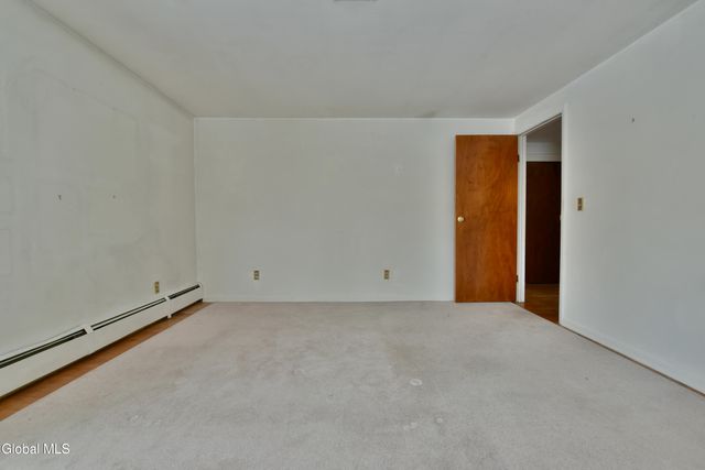 9 Tamarack Lane, Clifton Park, NY 12065