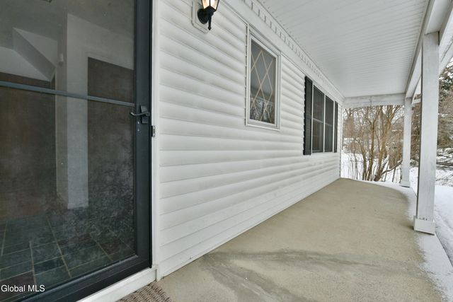 9 Tamarack Lane, Clifton Park, NY 12065