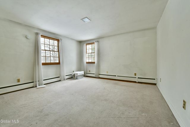 9 Tamarack Lane, Clifton Park, NY 12065