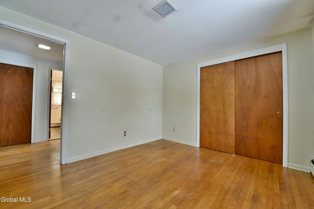 9 Tamarack Lane, Clifton Park, NY 12065