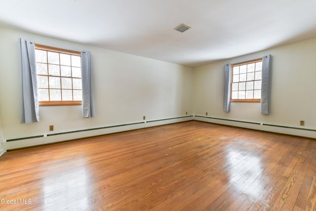 9 Tamarack Lane, Clifton Park, NY 12065