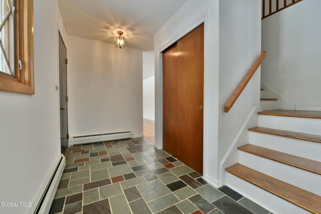 9 Tamarack Lane, Clifton Park, NY 12065