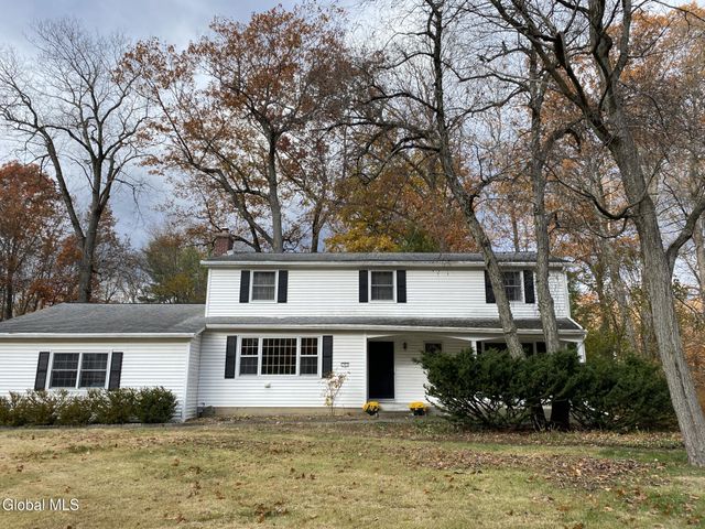 9 Tamarack Lane, Clifton Park, NY 12065