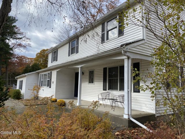 9 Tamarack Lane, Clifton Park, NY 12065