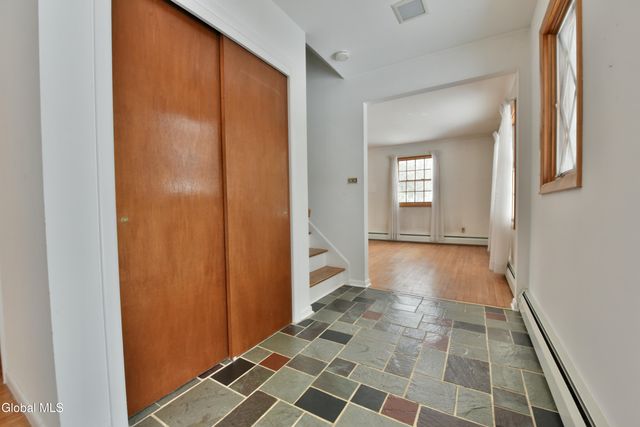 9 Tamarack Lane, Clifton Park, NY 12065