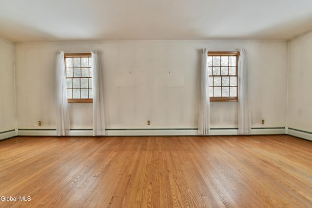 9 Tamarack Lane, Clifton Park, NY 12065