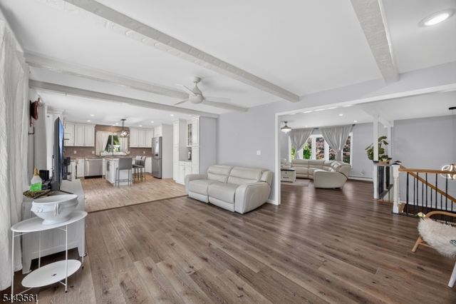 14 Meadow Ln, Vernon Twp., NJ 07462