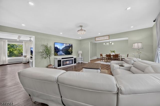 14 Meadow Ln, Vernon Twp., NJ 07462