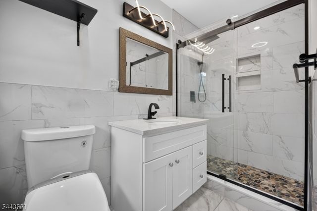 14 Meadow Ln, Vernon Twp., NJ 07462