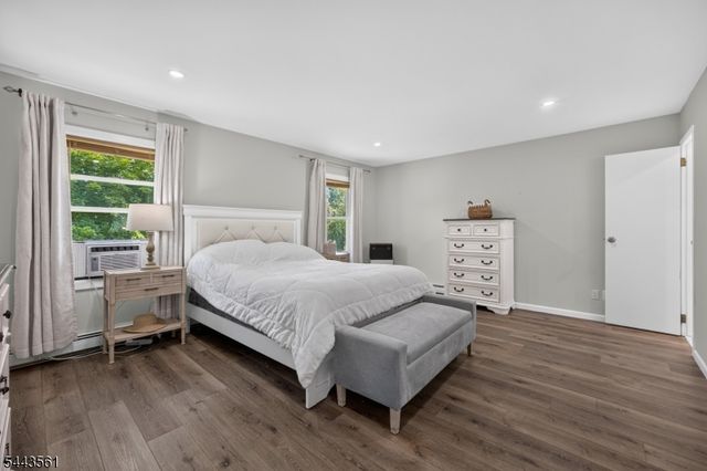 14 Meadow Ln, Vernon Twp., NJ 07462