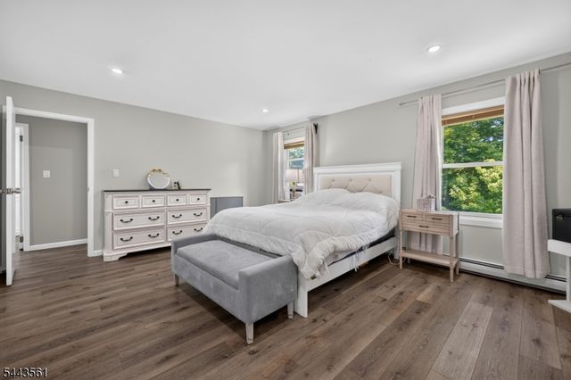 14 Meadow Ln, Vernon Twp., NJ 07462