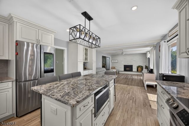 14 Meadow Ln, Vernon Twp., NJ 07462