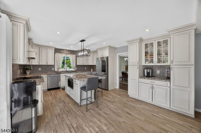 14 Meadow Ln, Vernon Twp., NJ 07462