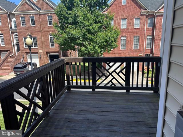 20381 FALLSWAY TER, Sterling, VA 20165