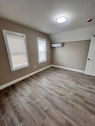 15 Quince Field 3, Boston, MA 02125