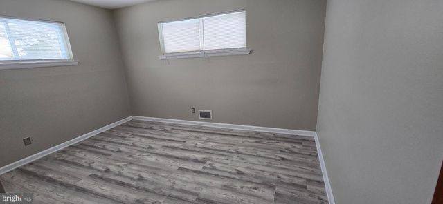 2463 S LUMBER ST, Allentown, PA 18102