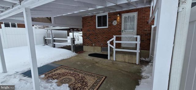 2463 S LUMBER ST, Allentown, PA 18102