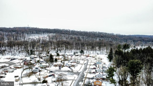 2463 S LUMBER ST, Allentown, PA 18102