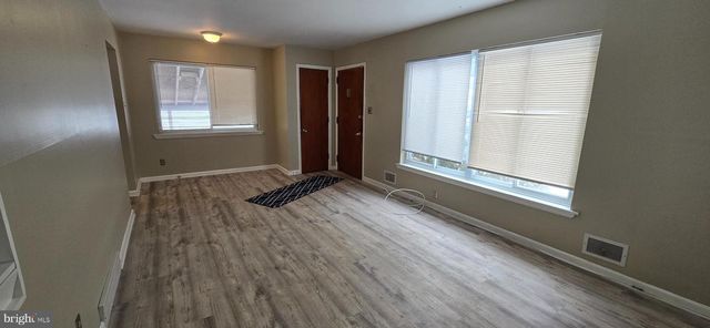 2463 S LUMBER ST, Allentown, PA 18102