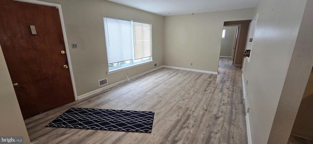 2463 S LUMBER ST, Allentown, PA 18102