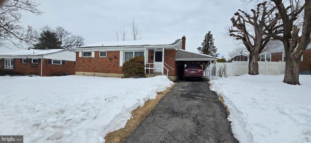 2463 S LUMBER ST, Allentown, PA 18102