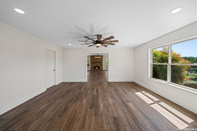 2180 Medina Hwy, Kerrville, TX 78028