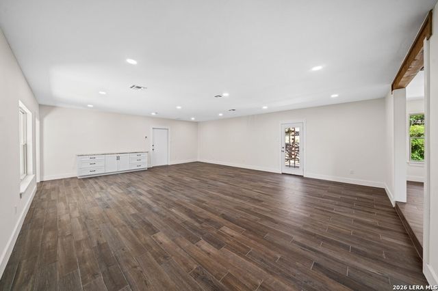 2180 Medina Hwy, Kerrville, TX 78028