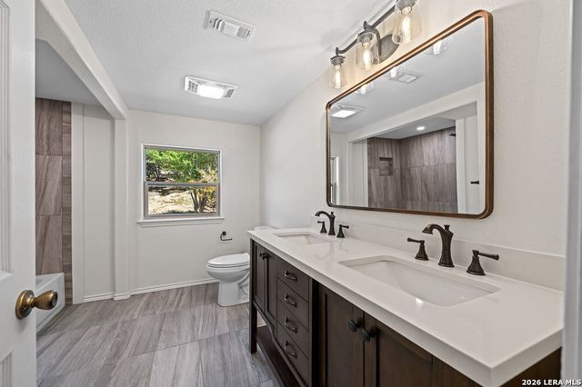 2180 Medina Hwy, Kerrville, TX 78028