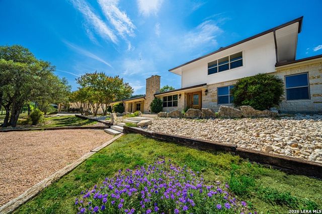 2180 Medina Hwy, Kerrville, TX 78028