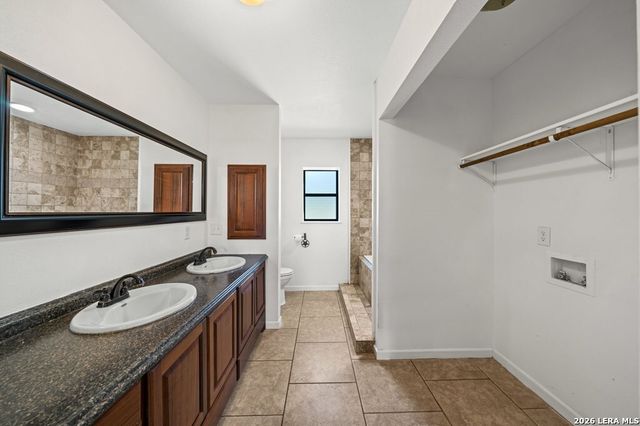 2180 Medina Hwy, Kerrville, TX 78028