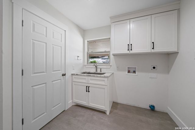 2180 Medina Hwy, Kerrville, TX 78028