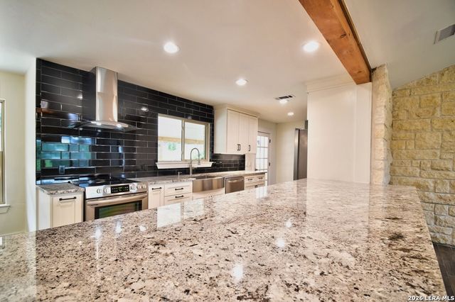 2180 Medina Hwy, Kerrville, TX 78028