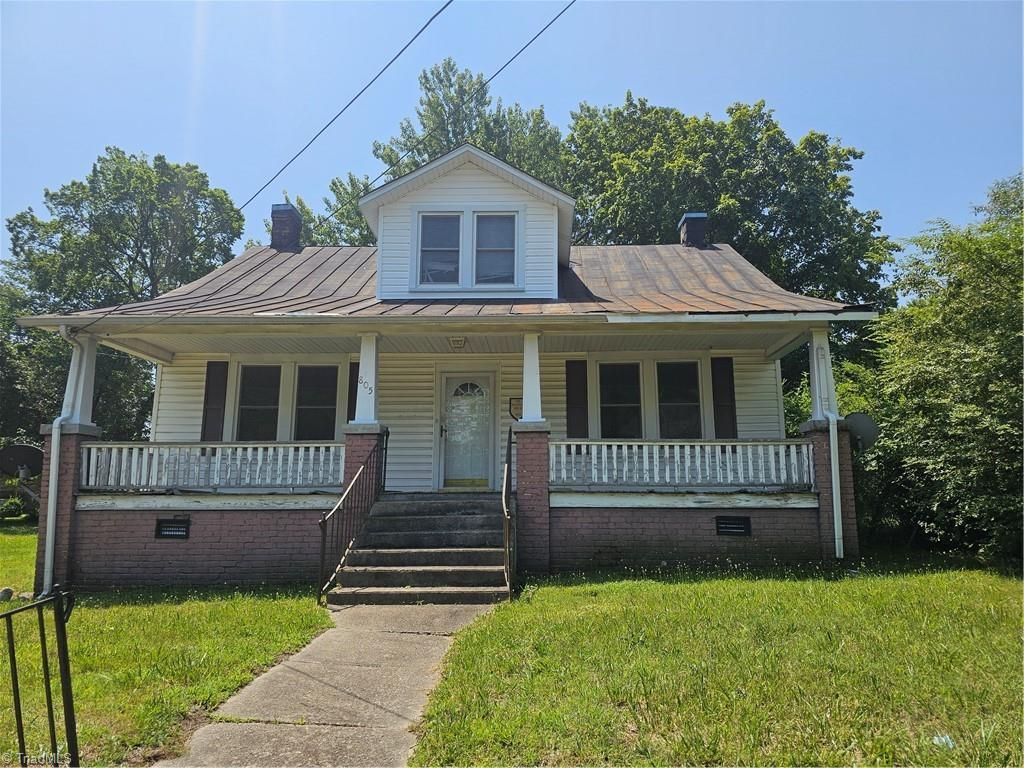 805 Lindsey Street, Reidsville, NC 27320