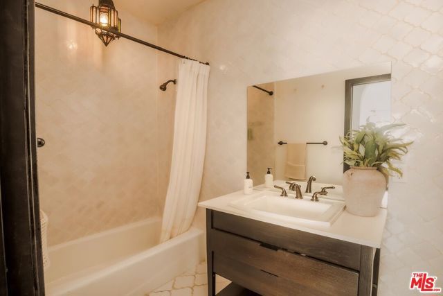 2924 Yale Avenue, Marina Del Rey, CA 90292
