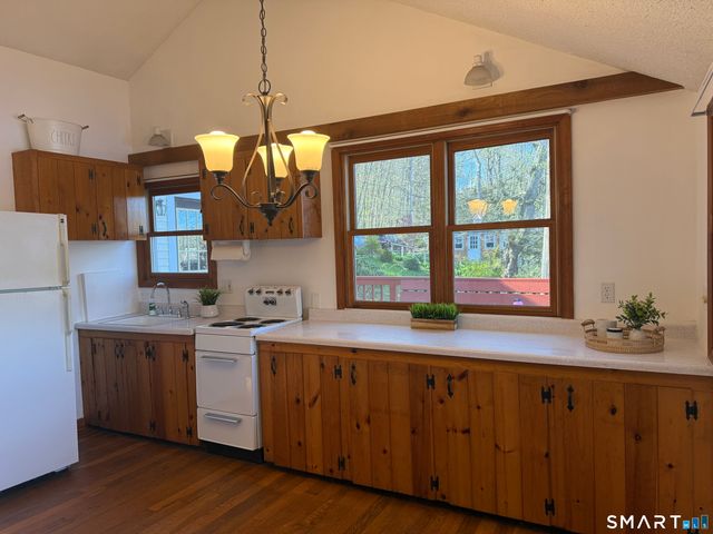 19 Lakeview Drive, Colchester, CT 06415